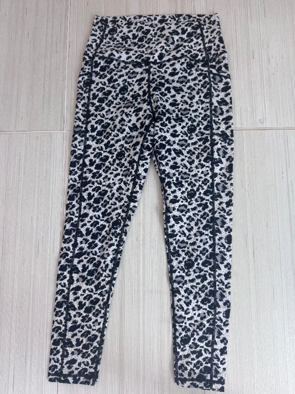 Zyia Leopard Leggings - 3/4 length